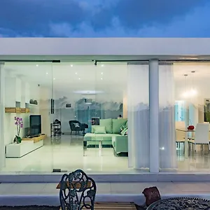 Dreams Villa